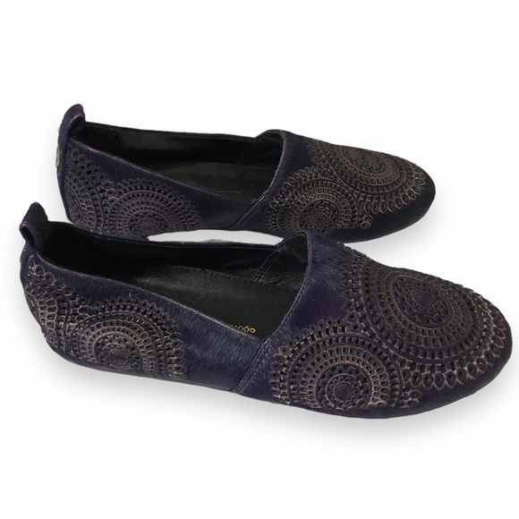 HOUSE OF HARLOW 1960 Purple Calf Hair Mandala Flats - Picture 4 of 9
